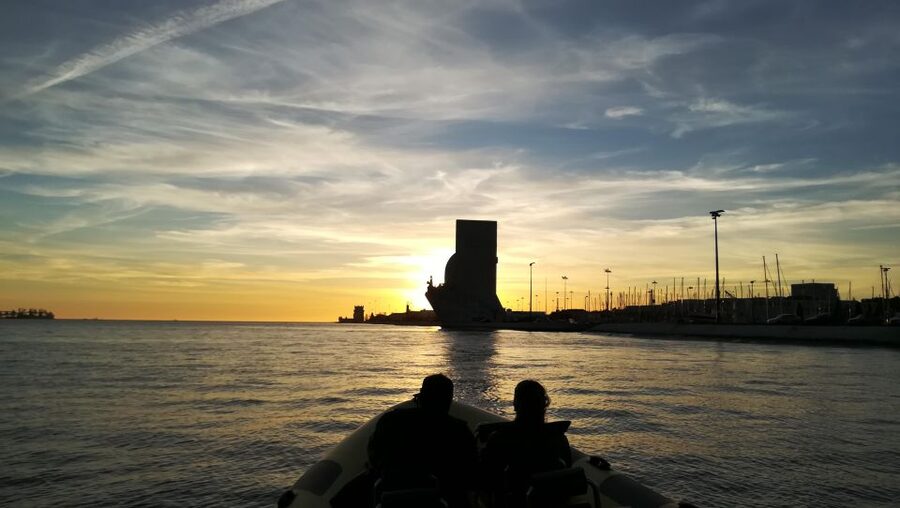 Lisbon Speedboat Sunset with Monuments Sightseeing - Commerce Square, St. Jorge Castle area, and the return toward Cais do Sodré