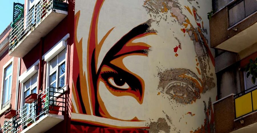 Lisbon: Street Art and Historical Walking Tour - Where your tour starts: Miradouro da Graça church and a citywide view