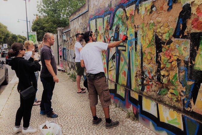 LISBON Street Art Tour - Stop 3: Graça and São Vicente, Big Murals and Community Walls
