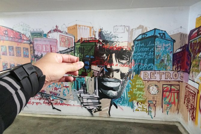 Lisbon Street Art Walk - Igor’s guiding style: making street art readable in plain English