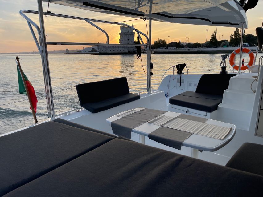 Lisbon: Sunset and Wine Luxury Catamaran Cruise - Finding Rent a Boat at Alcântara, without wasting time