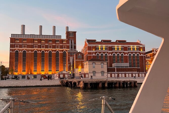 Lisbon Sunset Boat Cruise Tour With Drinks Included - Price and timing, is $48.27 a smart spend?