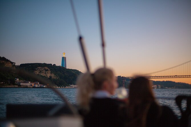 Lisbon Sunset Boat Cruise Tour With Drinks Included - What you see from the water, Terreiro do Paço to the 25th of April Bridge