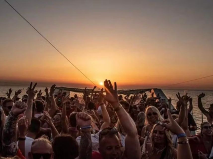 Lisbon: Sunset Boat Party Cruise with DJ and Open Bar - Key things to know before you go