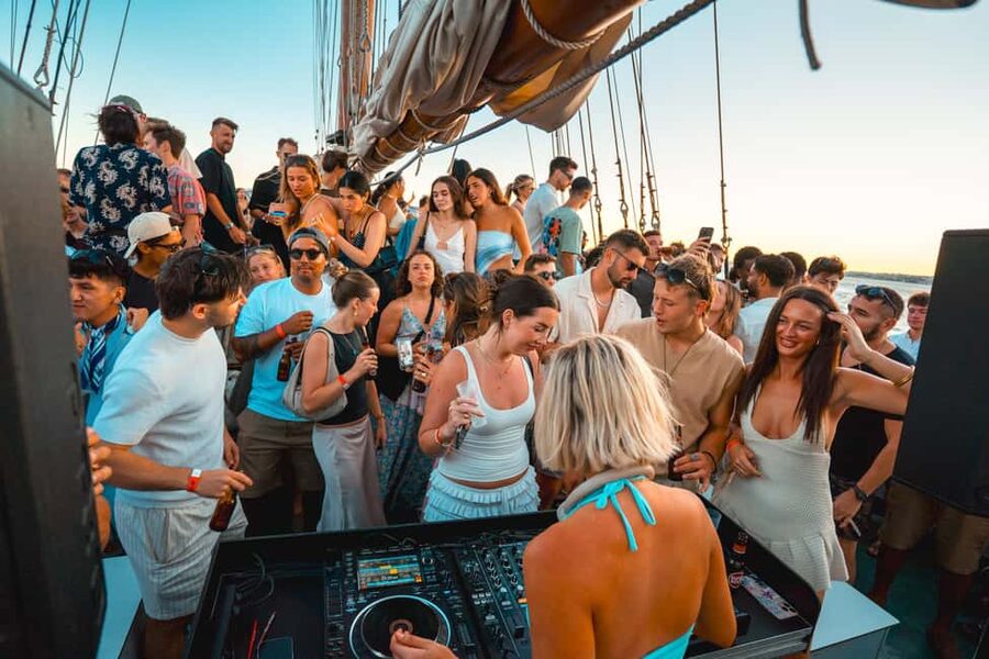 Lisbon: Sunset Boat Party Cruise with Music & Drinks - Cais do Sodré and the club afterparty: closing the loop on nightlife