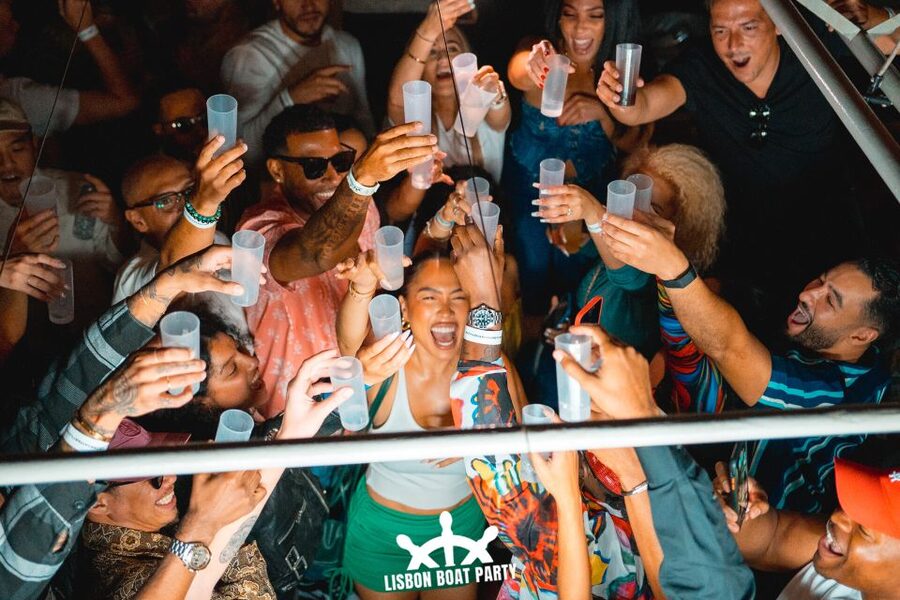 Lisbon: Sunset Boat Party with 2 Drinks and Free Club Entry - Key things I think you will care about