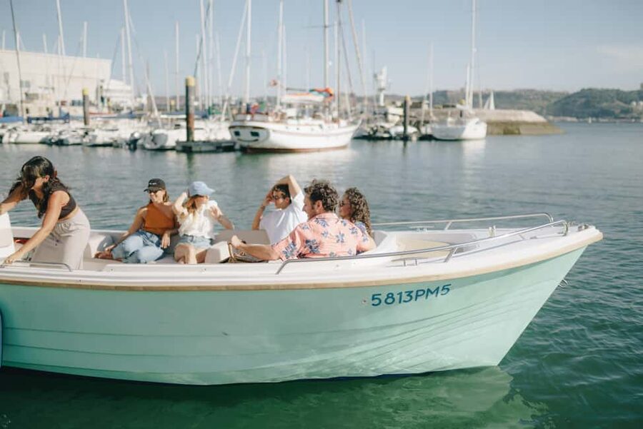 Lisbon Sunset Boat Tour with local Snacks & Drinks - Skipper and Guide Together: The Story Feels Personal