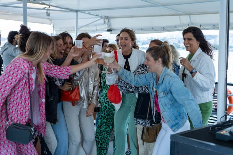 Lisbon: Sunset Boat Tour with Music and Drinks - A Party Cruise on the Rio Tejo, With One Drink Included
