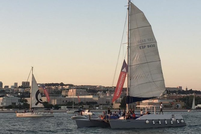 Lisbon Sunset Catamaran Cruise on the Tagus River - The Itinerary: A River Loop That Hits Lisbon’s Best Known Landmarks