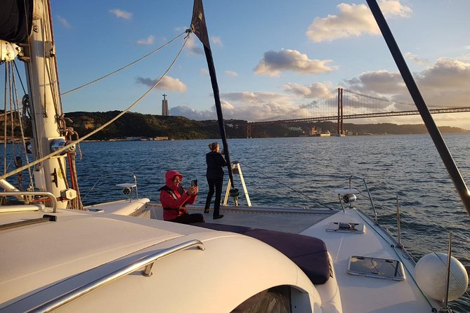 Lisbon: Sunset Cruise With Drinks on Spacious Yacht - Why this 2-hour Tagus cruise is a smart Lisbon add-on