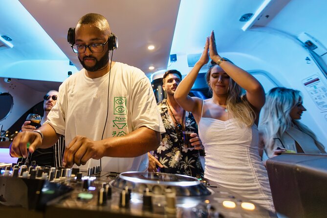 Lisbon – Sunset DJ & Porto Tonic Premium Boat Experience - Drinks, DJ, and the Boat’s Party Pace