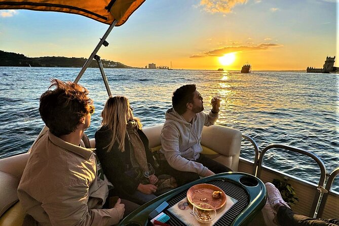 Lisbon Sunset Experience: Cruise, Wine and Live Music by the Capt - Onboard experience: guide, history, and the music that sets the tone