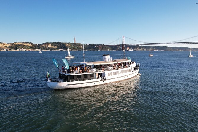 Lisbon: Sunset on board with music & drinks - What you’ll notice right away