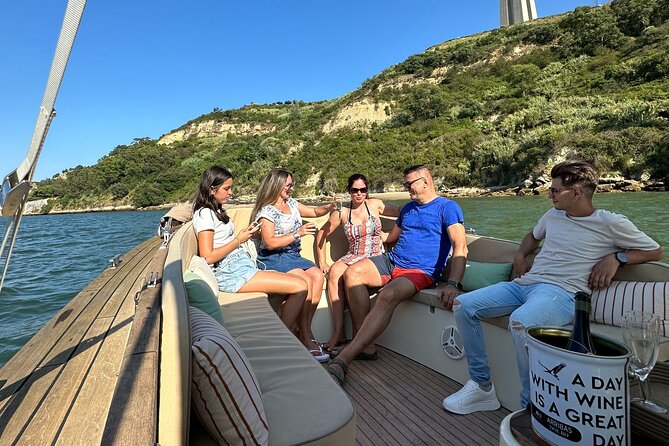 Lisbon – Sunset Porto Tonic Premium Boat Experience - Key points before you go