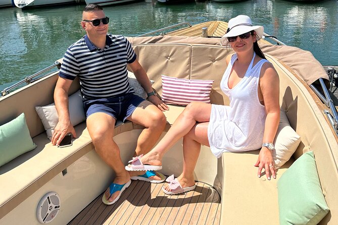 Lisbon – Sunset Porto Tonic Premium Boat Experience - Comfort in rainy weather, and what wind can do