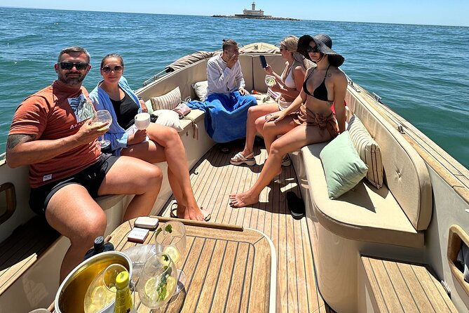 Lisbon – Sunset Porto Tonic Premium Boat Experience - Duration and timing, and why the sunset hit matters