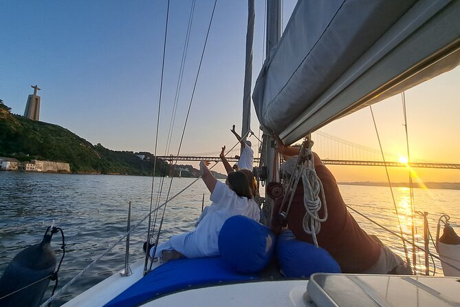 Lisbon: Sunset Sailboat Tour on the Tagus River + Welcome Drink - Scenic passes on the Tagus: what those multiple views really do