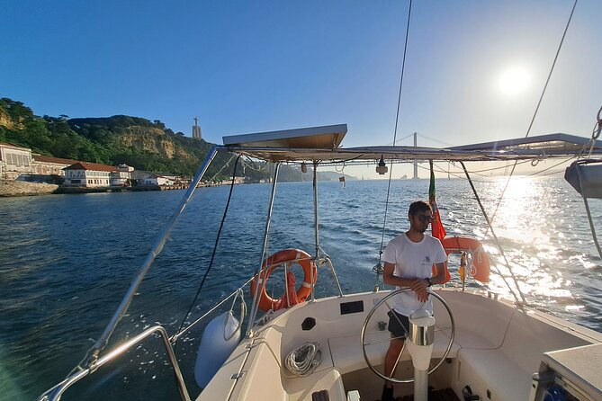 Lisbon: Sunset Sailboat Tour on the Tagus River + Welcome Drink - Meeting at Stellar Waves Cruises: arriving without stress