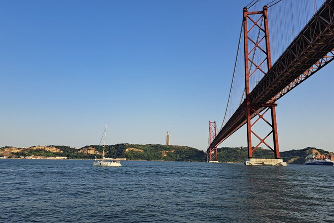 Lisbon: Sunset Sailboat Tour on the Tagus River + Welcome Drink - What to bring for a 2-hour sunset sail