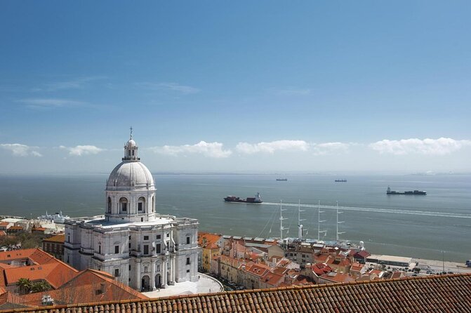 Lisbon Sunset Sailing Tour on Luxury Sailing Yacht with 2 Drinks - Key Highlights Worth Your Attention