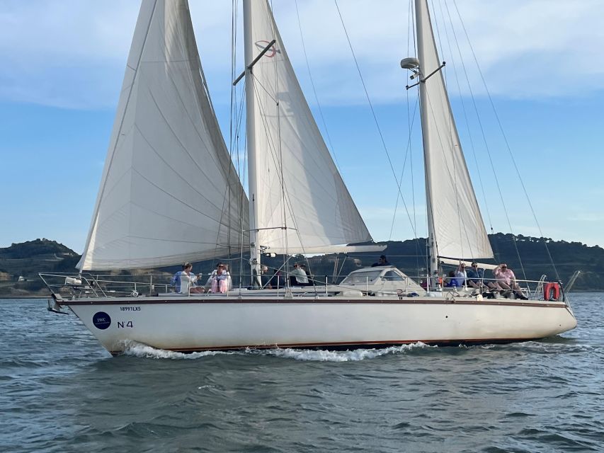 Lisbon Sunset Sensations 2h Cruise - Almada and a Quick Lisbon Glide-By