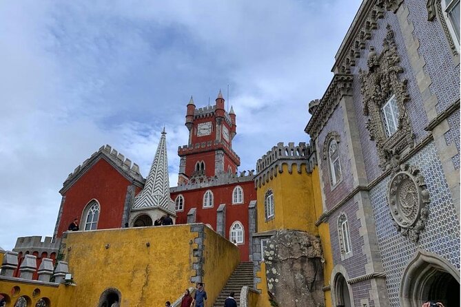 Lisbon Super Saver: 2-Day Sintra, Cascais, Fatima, Nazare and Obidos Small-Group Day Trips - Guide Quality and Small-Group Energy