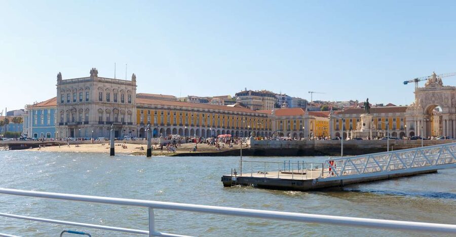 Lisbon: Tagus River Cruise With Brunch - Key things to know before you board