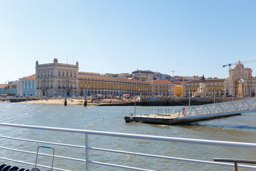Lisbon: Tagus River Cruise With Brunch - Should you book the Lisbon Tagus River cruise with brunch?