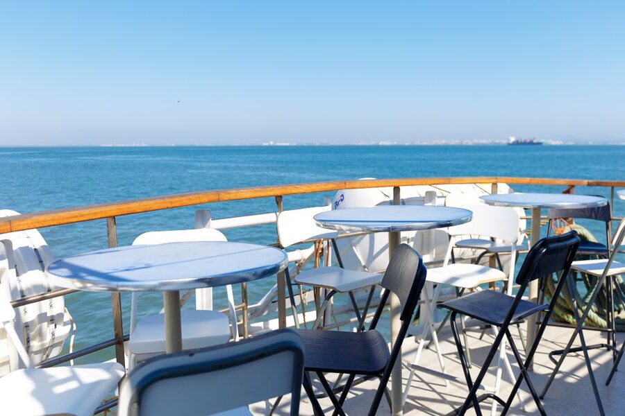 Lisbon: Tagus River Cruise With Brunch - Audio guide app: helpful when it works, not something to rely on