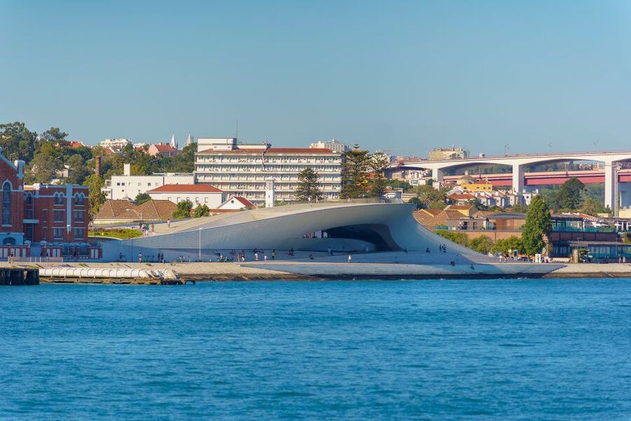 Lisbon: Tagus River Cruise With Brunch - What the 1.5-hour timing feels like in real life