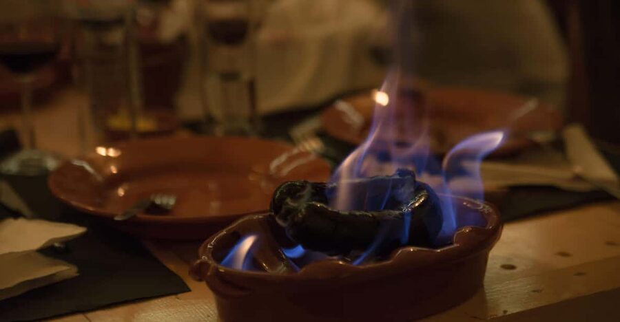 Lisbon: Tapas & Drinks with Fado Live Performance - The 18th-century chapel feel, plus modern closeness