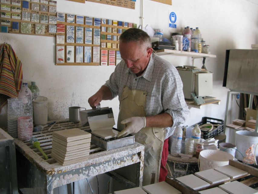 Lisbon Tiles and Tales: Full-Day Tile Workshop and Tour - Lunch between Sesimbra fishing charm and a tile-driven day