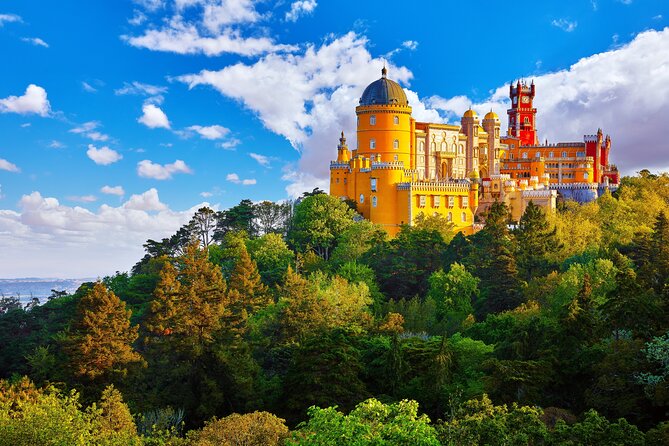 Lisbon to Sintra, Pena Palace, Regaleira & Cascais, small-group - Weather, walking, and how to pack for this day