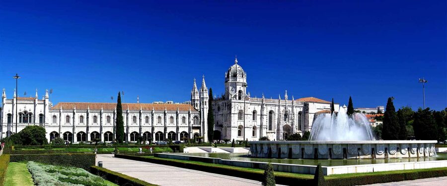 Lisbon Tour: Cristo Rei, Belem, São Jorge Castle, 360°View. - A Private 7-Hour Lisbon Loop: Comfort, Pace, and Pickup