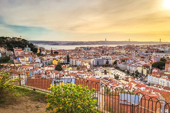 Lisbon tour Oldtown & Viewpoints on a tuktuk - Key highlights to look for