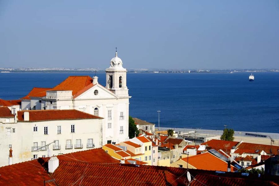 Lisbon Tour: Walled City, Alfama & Viewpoints - Miradouro da Graça finale: the big panoramic payoff