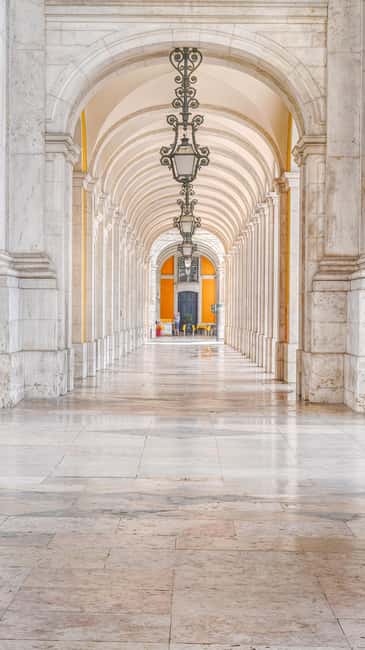Lisbon Tour: Walled City, Alfama & Viewpoints - What the guide adds: Tiago’s customization and the small-group feel