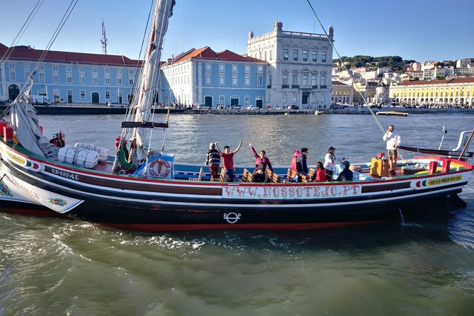 Lisbon Traditional Boats - Guided Sightseeing Cruise - Belém Tower: spotting Manueline details at river speed