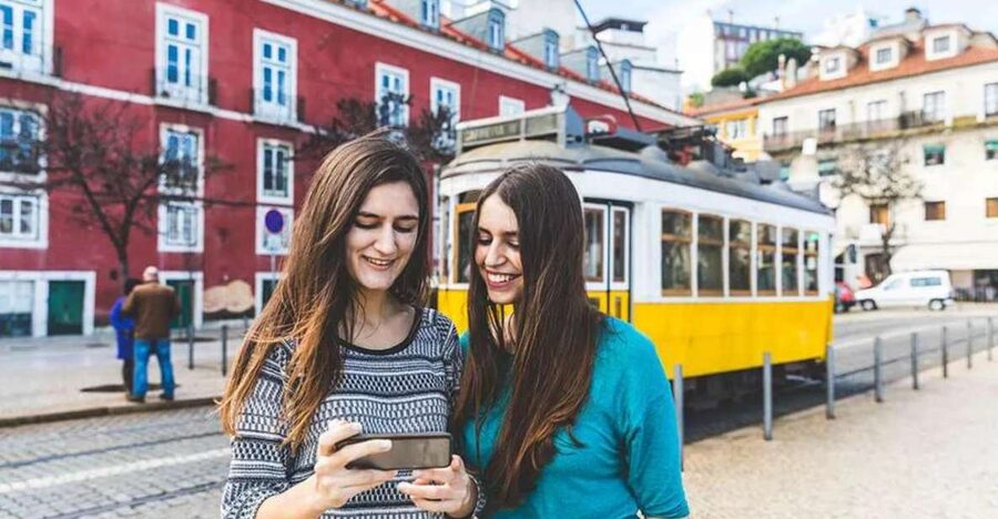 Lisbon: Tram 28 Entry Ticket & Audio Guide with 24-Hour Pass - Using funiculars and the Santa Justa Lift like a pro