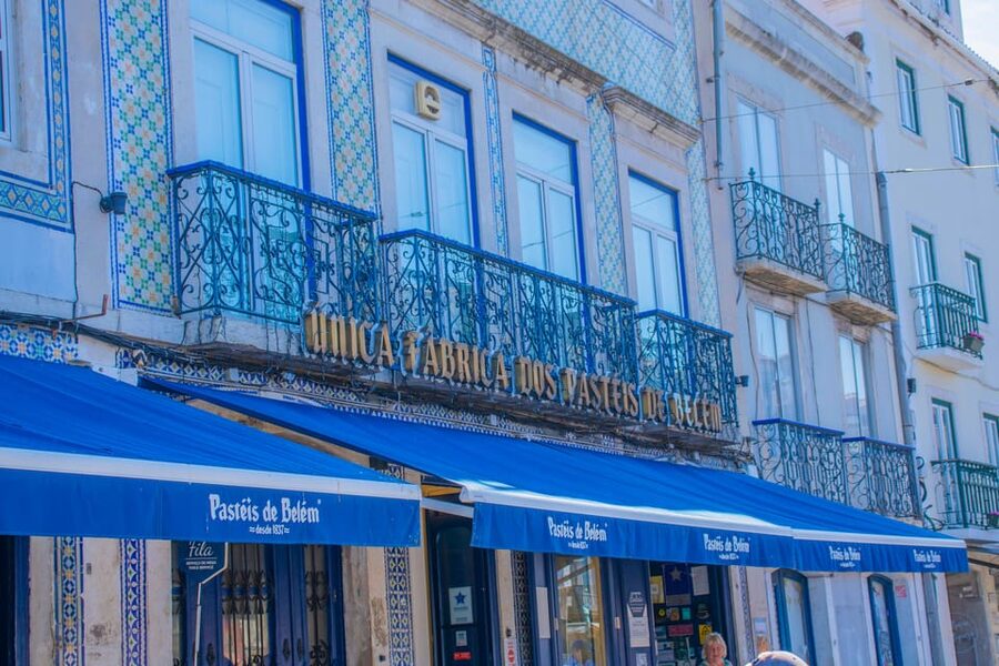 Lisbon: Tuk-Tuk Tour in French or German w/True Local Guide - The 4-hour option: why adding Baixa, Chiado, and Belém changes everything