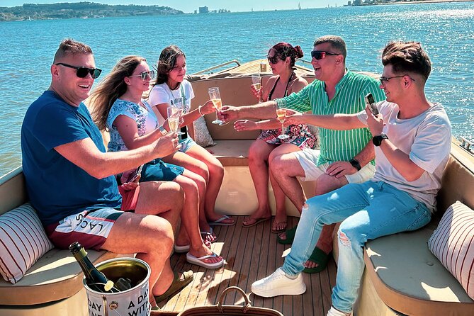 Lisbon – Vinho Verde Wine Premium Boat Experience - Drinks and the 18+ alcohol rule: keep it smooth for everyone