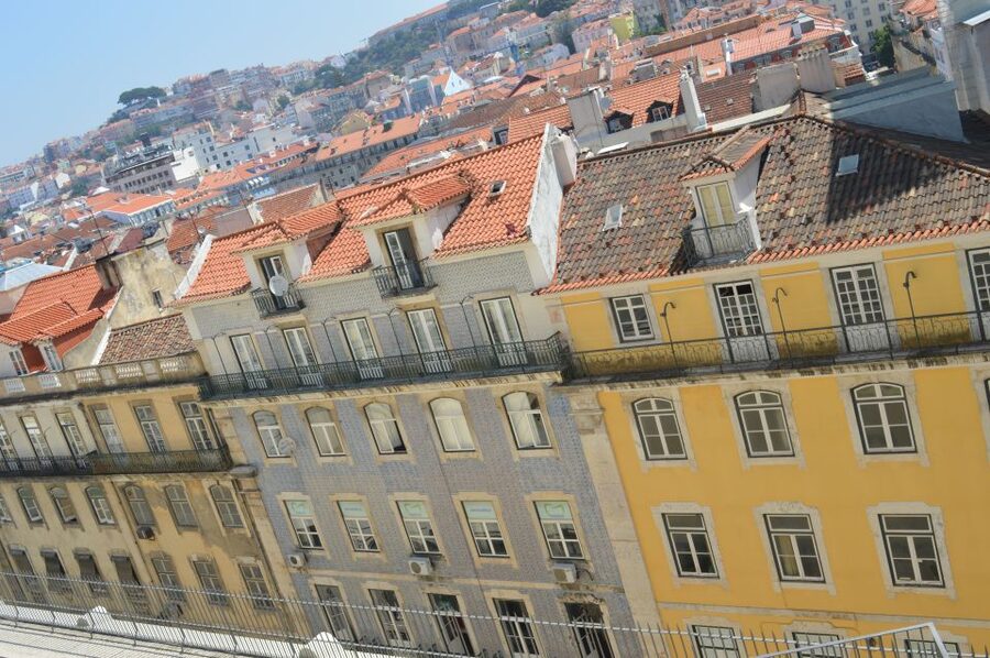 Lisbon: Walking Tour in the Center (Max 12 Participants) - Pace, hills, and weather: how to prepare so you enjoy it