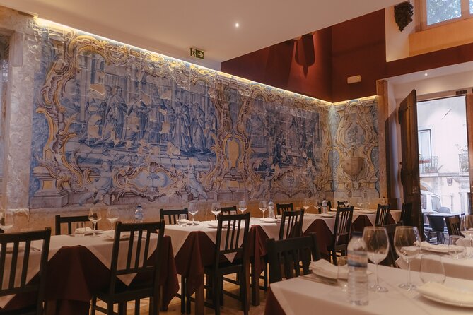 Mesa de Frades Dinner in Lisbon Fado Show Portuguese Live Music - Who Should Book This Fado Dinner, and Who Might Skip It