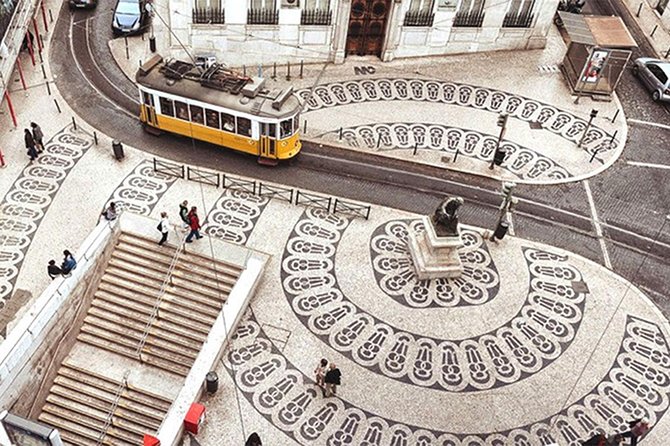 Mini Tour LISBOA (half day) - Miradouro Da Senhora Do Monte: the late view that pays off