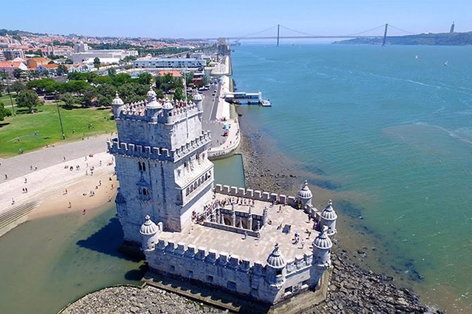 Mini Tour LISBOA (half day) - Guides and the real difference: Fernando Chim and Hugo Soares
