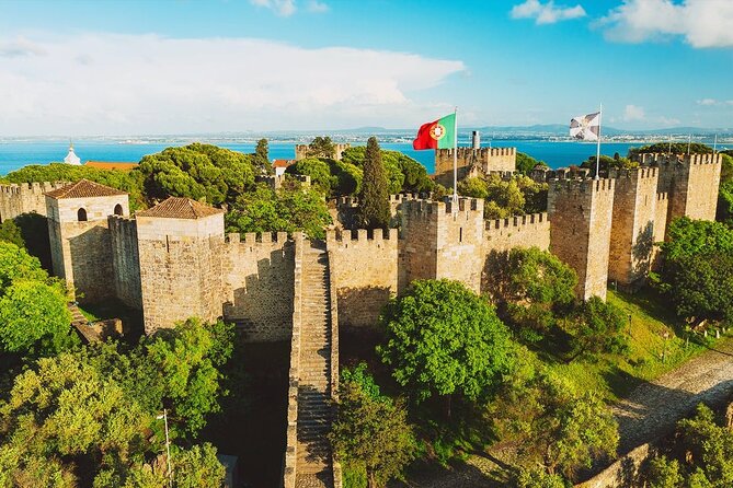 Morning Lisbon Sanctuary of Christ the King,Castelo &Belem Tower - Morning Start With Private Pickup and Air-Conditioned Comfort