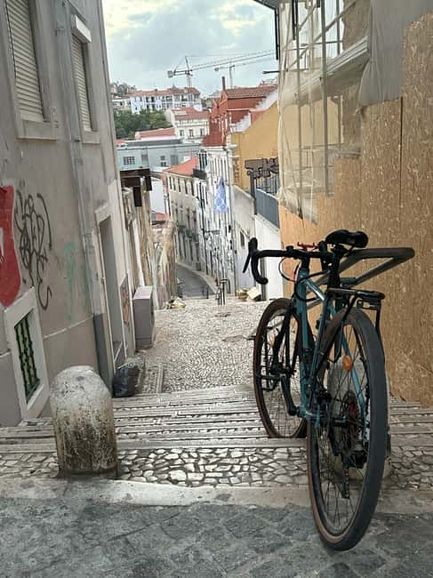 Multicultural Lisbon: Hidden Stories, Art, Food & Live Music - Price and value: what $80 buys you in a 6-hour night