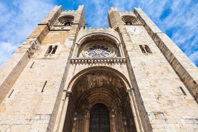 Mysteries of Alfama: Lisbon Exploration Game and Tour - Cais das Colunas: ending near the water and the big square