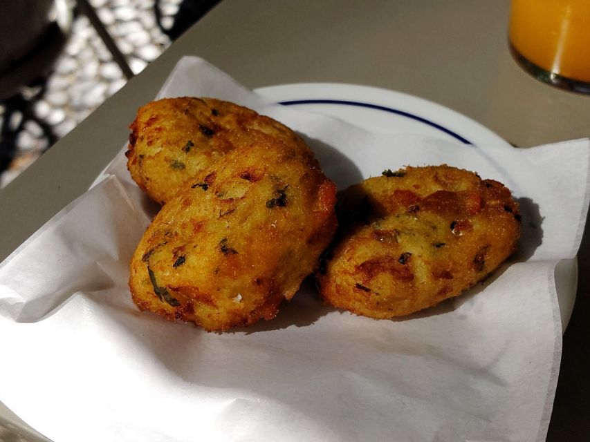 No Diet Club - Unique food tour in Lisbon with many Tastings - A small group, big appetite: how the 2.5 hours works