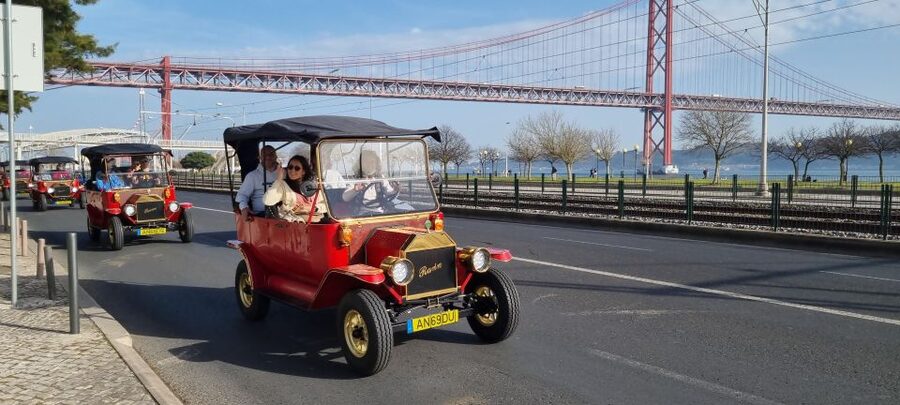 Nostalgic Lisbon Tuk Tuk Tour: Hidden Gems - Why This Lisbon Tuk Tuk Tour Works for First Time Visitors